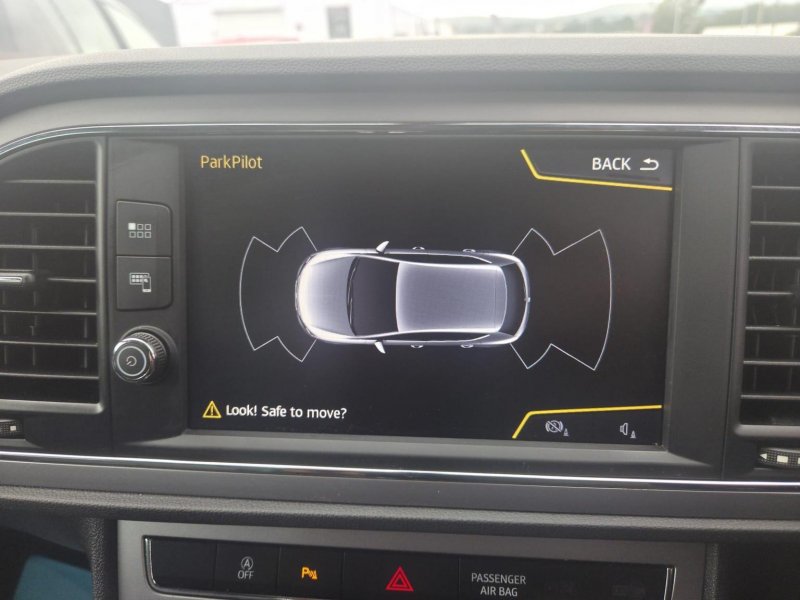SEAT LEON