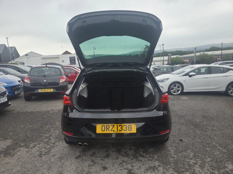 SEAT LEON