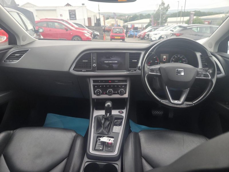 SEAT LEON