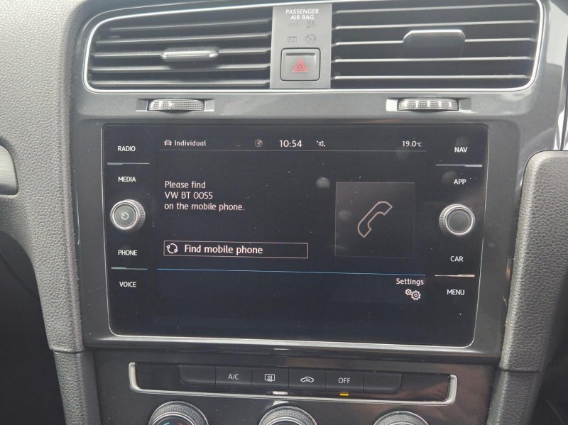 VOLKSWAGEN GOLF