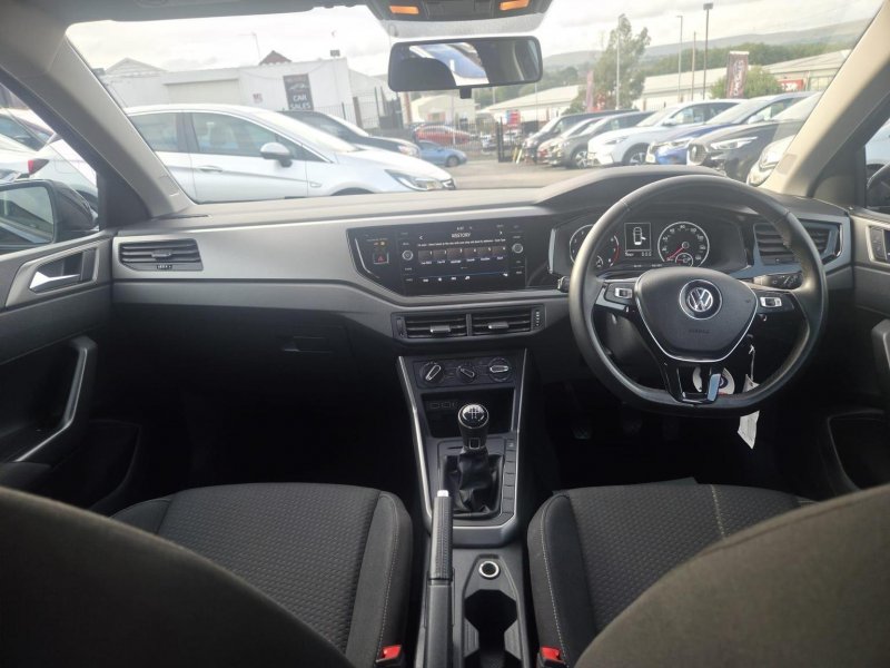 VOLKSWAGEN POLO